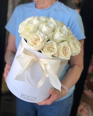 Коробка с розой Плая Бланка (15 шт) каталог цветов